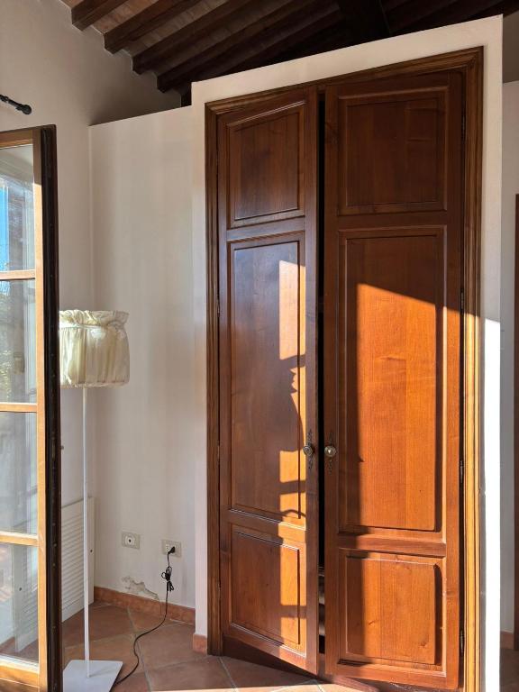 Zdjęcie z galerii obiektu Casa "Ale" con piscina comune e bellissimo giardino a 5 minuti dal mare w mieście Cecina