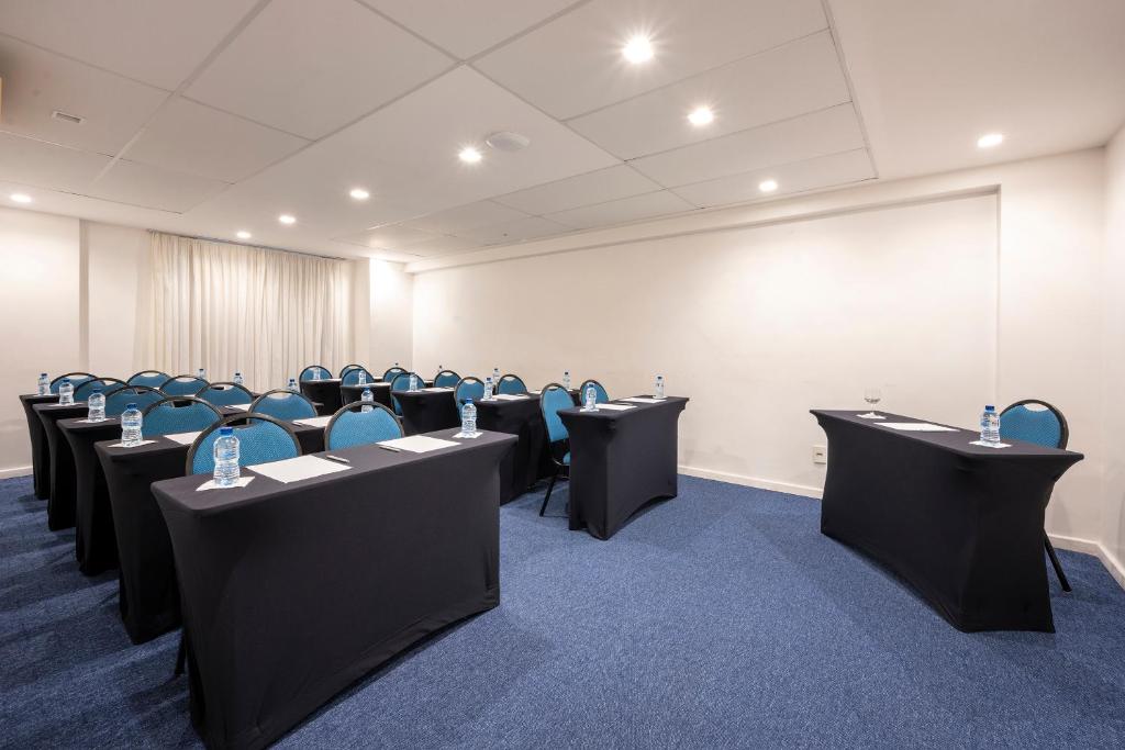 Área de negócios e/ou sala de conferências em Villa Park Hotel