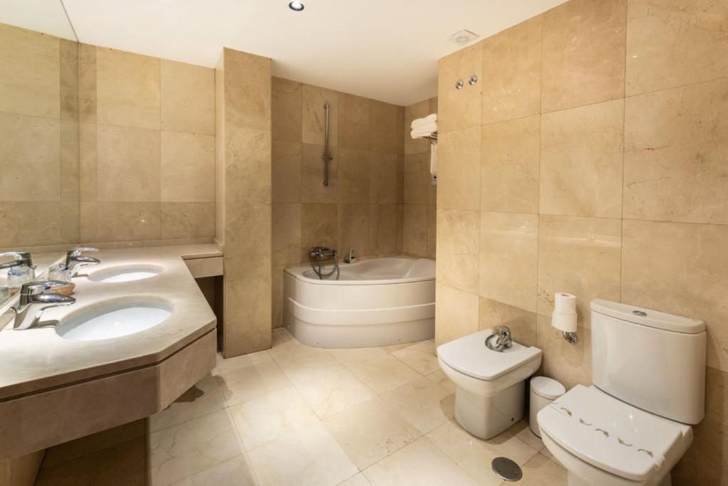 Koupelna v ubytování Hotel Doña Urraca