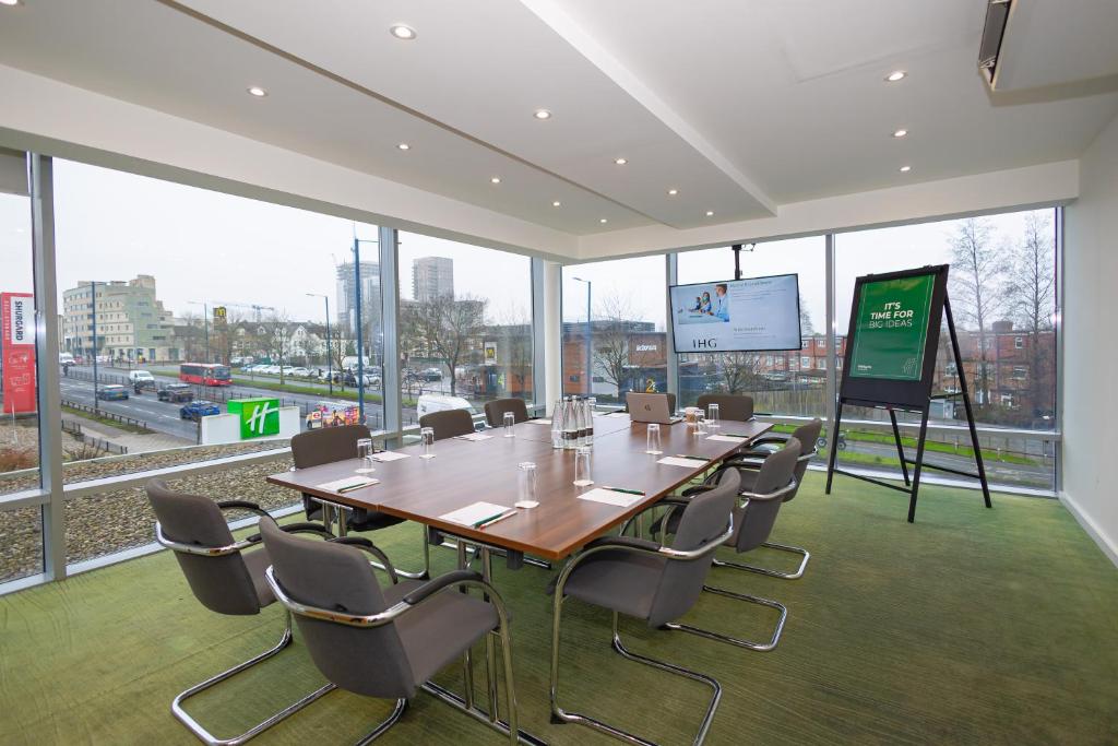 Holiday Inn London West by IHG - Resim 42