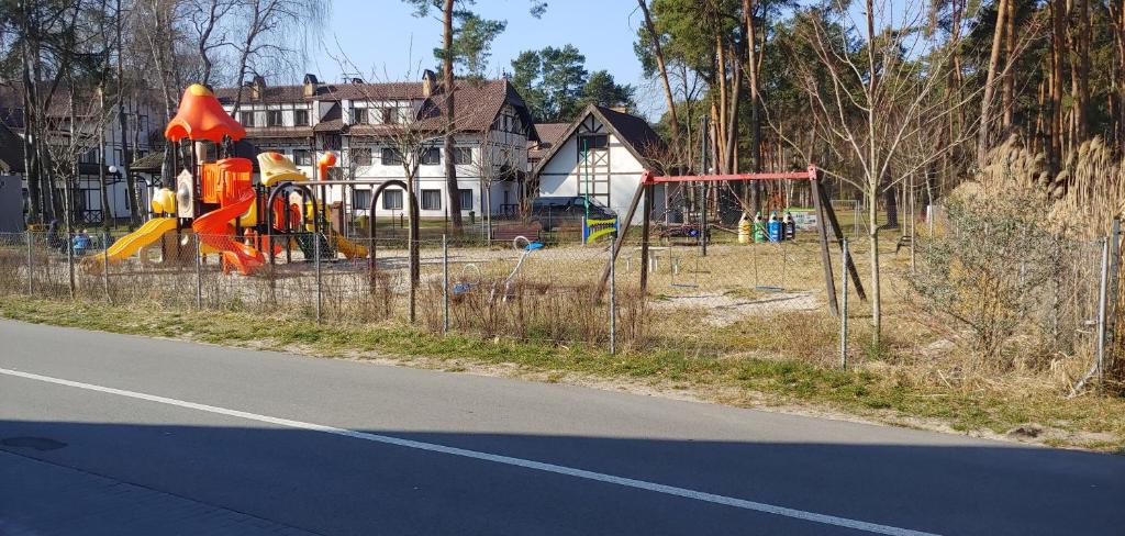 Herní místnost nebo prostor pro děti v ubytování Dom Kotik w Łukęcinie