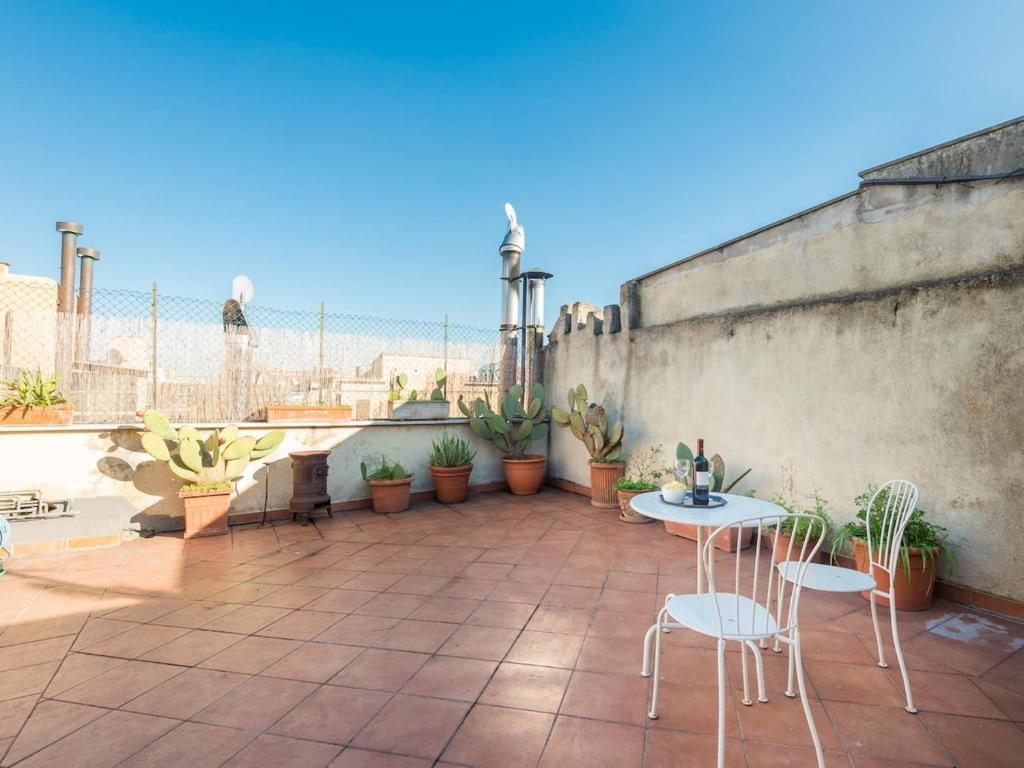 Central Rome Terrace Apartment
