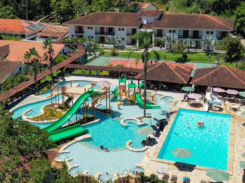 an aerial view of a pool at a resort at Resort Fazenda 3 Pinheiros in Engenheiro Passos