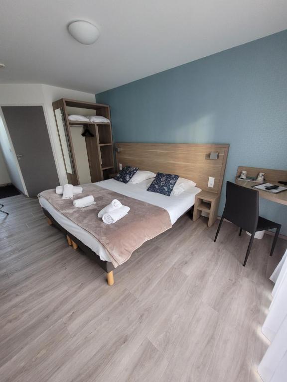 Logis Hôtel Au Moyne de Saire - Tweepersoonskamer Met Uitzicht Op De Tuin