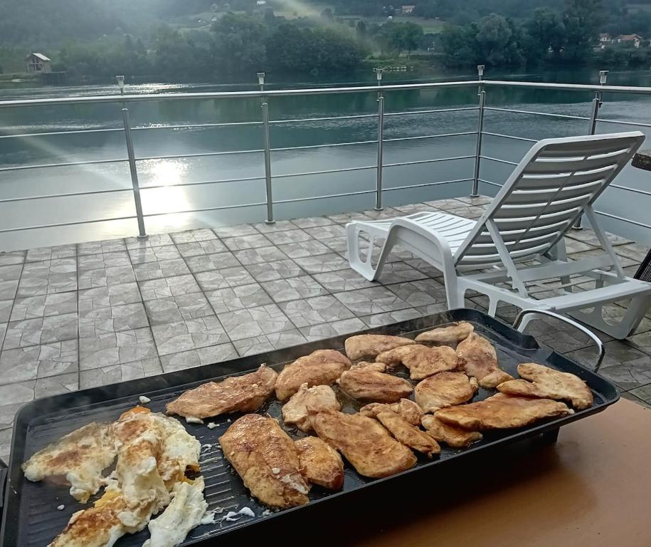 Photo de la galerie de l'établissement Lake Cottage, à Zelinje