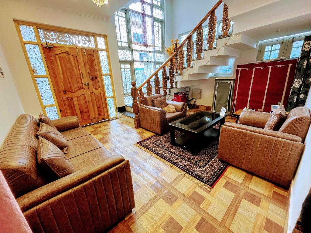 Posezení v ubytování Abaad Heritage Inn