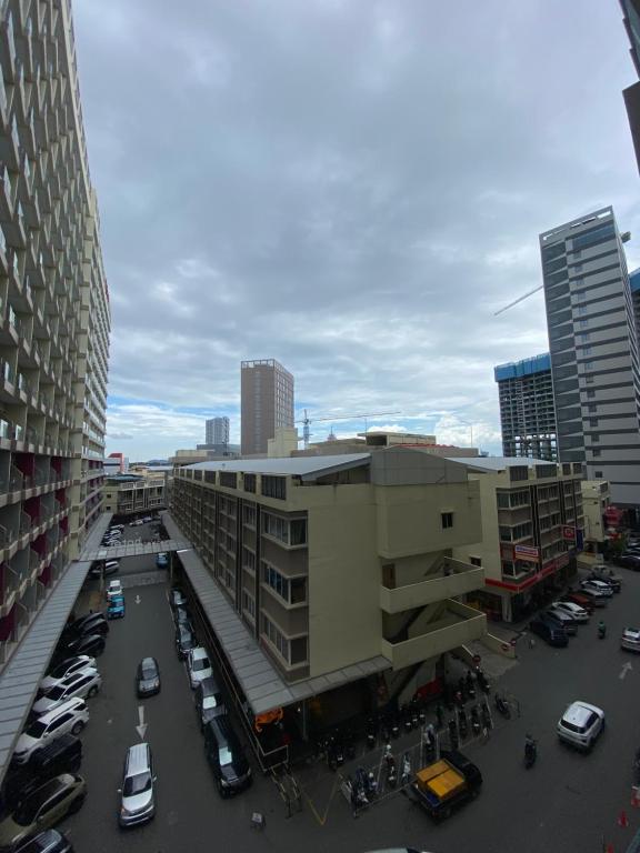 Billede fra billedgalleriet på Nagoya Thamrin Apartment Tower B #05-16 i Nagoya