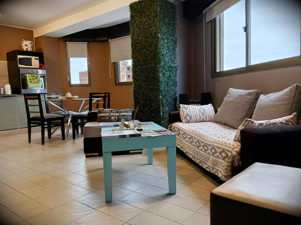 Khu vực ghế ngồi tại APARTOTEL oFFice CENTRAL