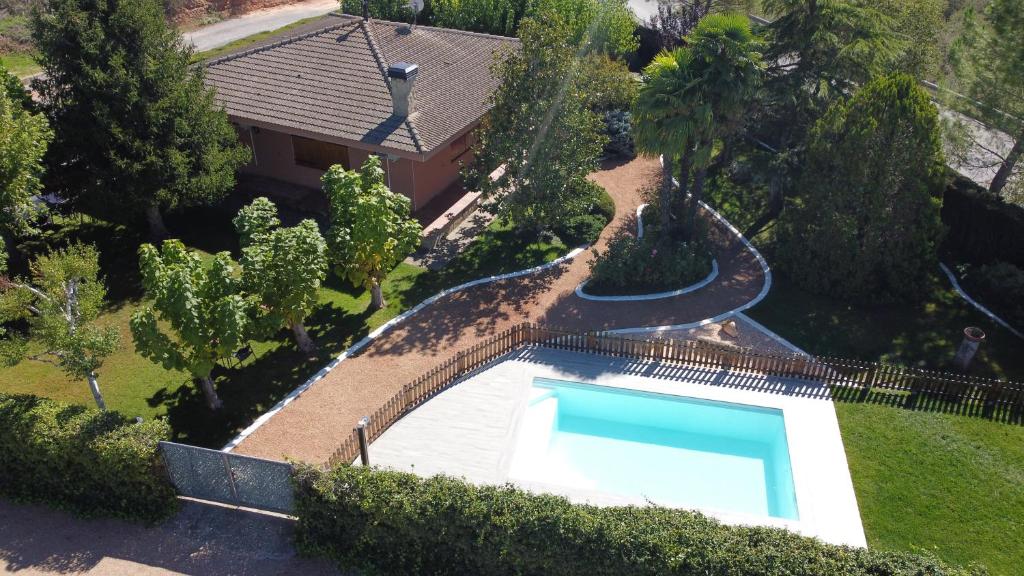 Piscine de l'établissement Era de Cal Baro - Casa rural con gran piscina y jardin ou située à proximité