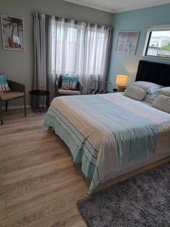 Sunbrae Beach - Housity