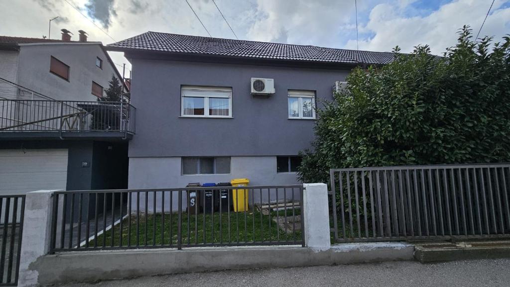 House Delboy with garage, Črnomerec - 1