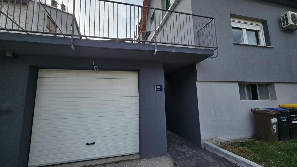 House Delboy with garage, Črnomerec - 2