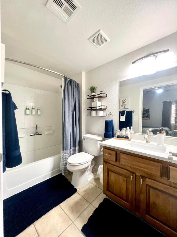 Supreme updated Hawkridge Condo photo