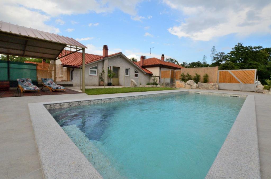 Πισίνα στο ή κοντά στο House Midas