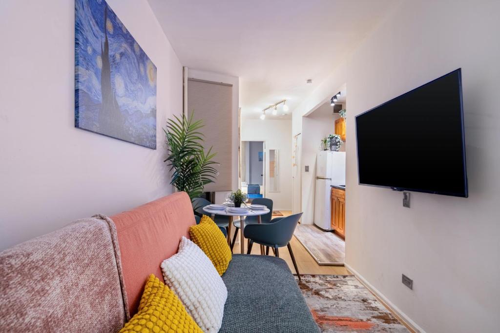 Fotografie z fotogalerie ubytování Charming 2 BD unit in central Manhattan v destinaci New York