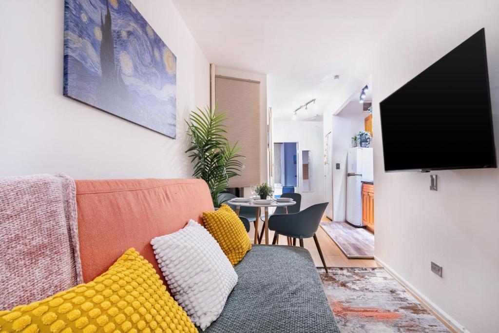 Fotografie z fotogalerie ubytování Charming 2 BD unit in central Manhattan v destinaci New York