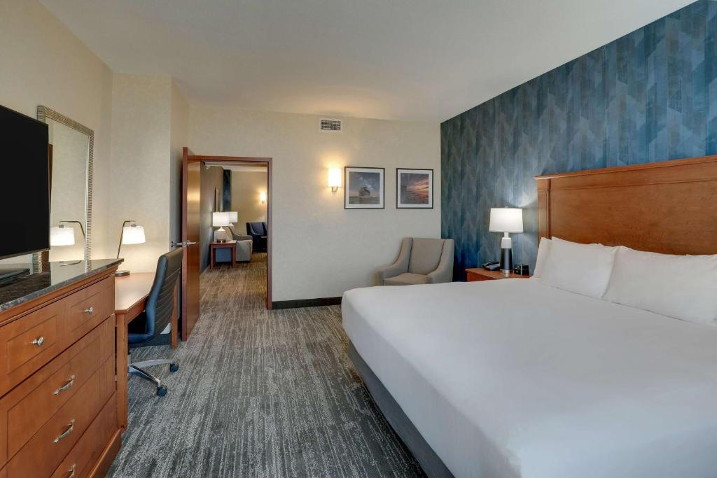 Postel nebo postele na pokoji v ubytování Drury Plaza Hotel Mt Vernon