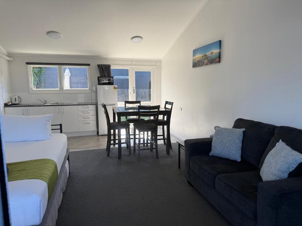 Ambassador Motor Inn - Resim 5