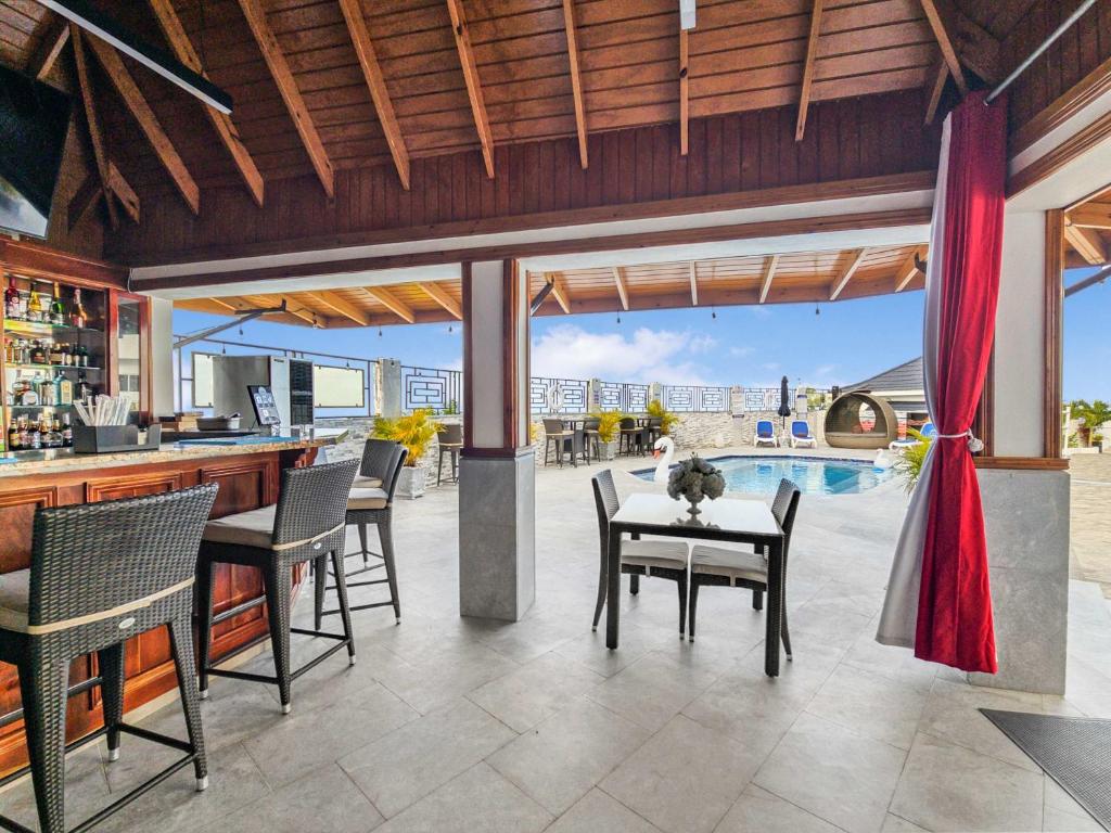 Bazén v ubytování Hospitality Expert BTS 5 - Pool Beach & Bar nebo v jeho okolí