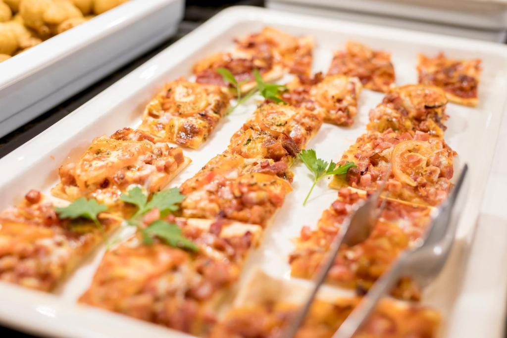 ホテルの敷地内または近くでの食事または食べ物