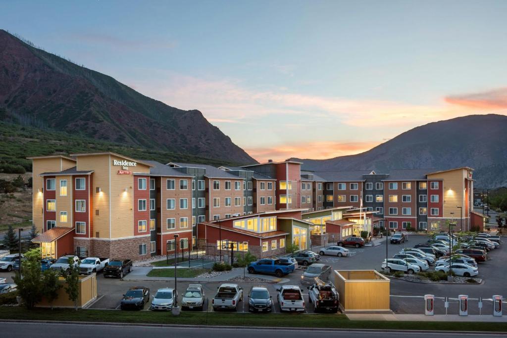 arial view of a hotel with cars parked in a parking lot at Residence Inn Glenwood Springs in Glenwood Springs