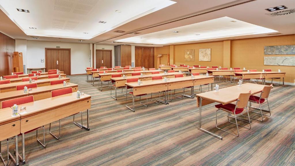 The business area and/or conference room at Sercotel Valladolid