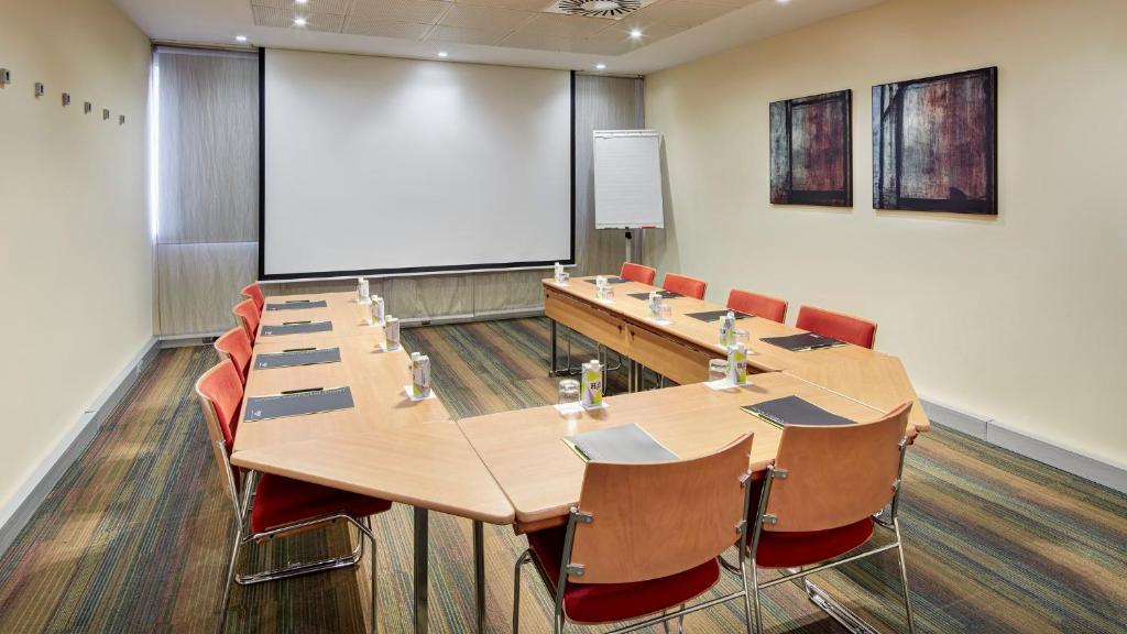 The business area and/or conference room at Sercotel Valladolid