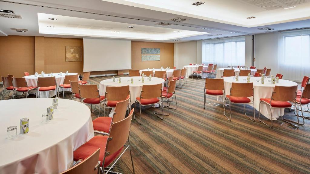 The business area and/or conference room at Sercotel Valladolid