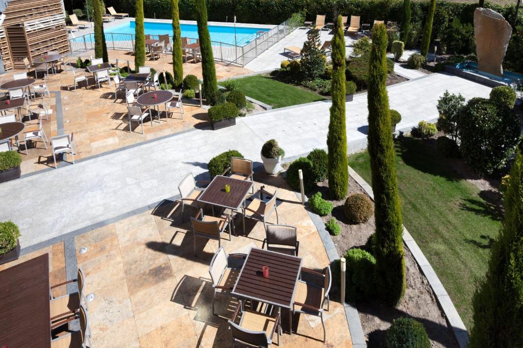 The swimming pool at or close to Sercotel Valladolid