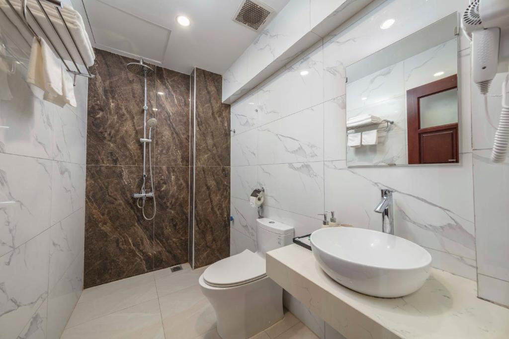 Koupelna v ubytování Infinity HaNoi Hotel & Travel