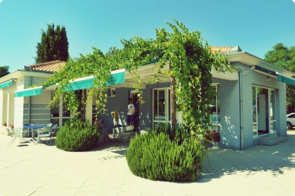 Fotografia z galérie ubytovania Mobile Homes Peroš v Zatone
