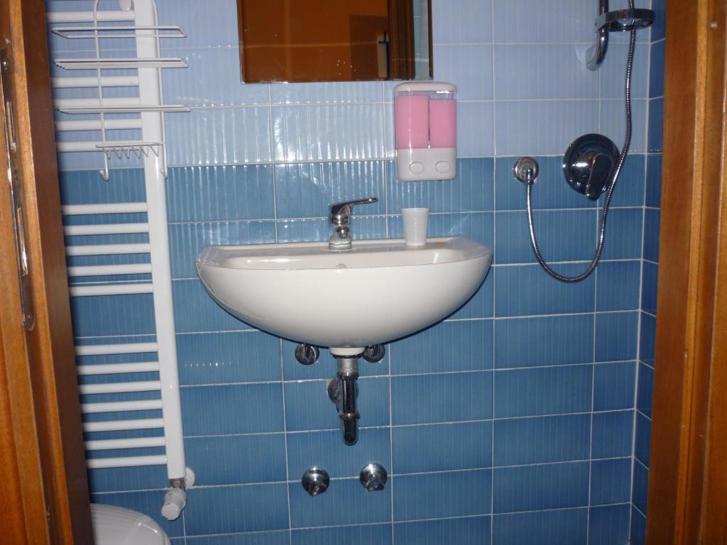 Koupelna v ubytování Affittacamere Andronaco