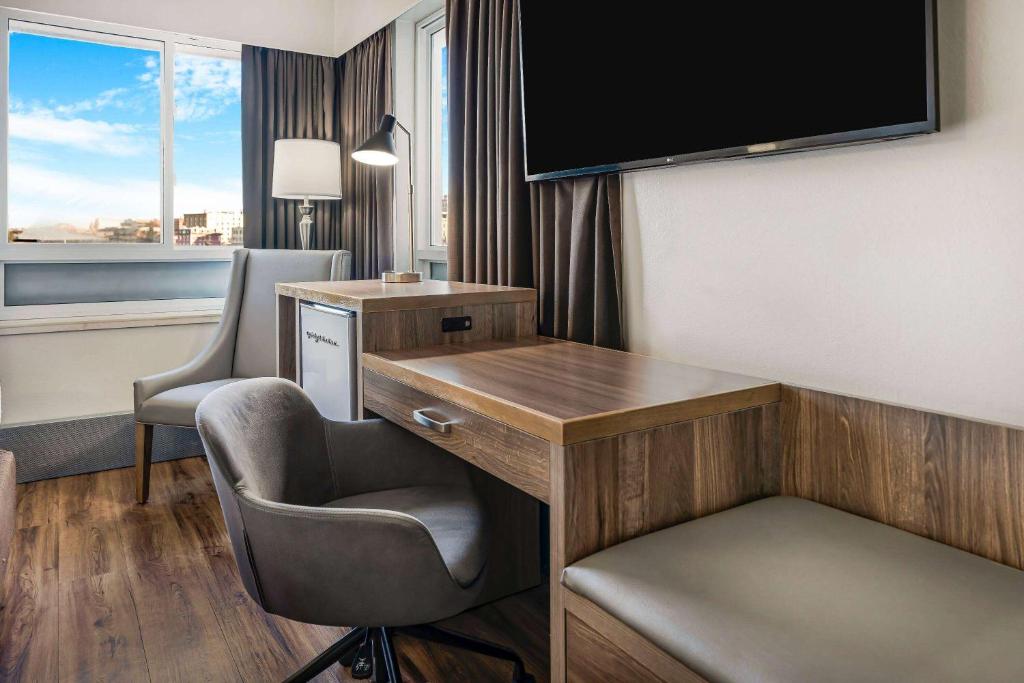 Days Inn by Wyndham Victoria On The Harbour - Resim 29