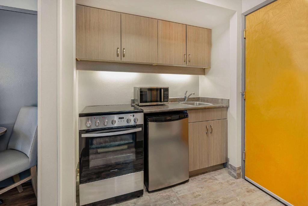 Days Inn by Wyndham Victoria On The Harbour - Resim 33