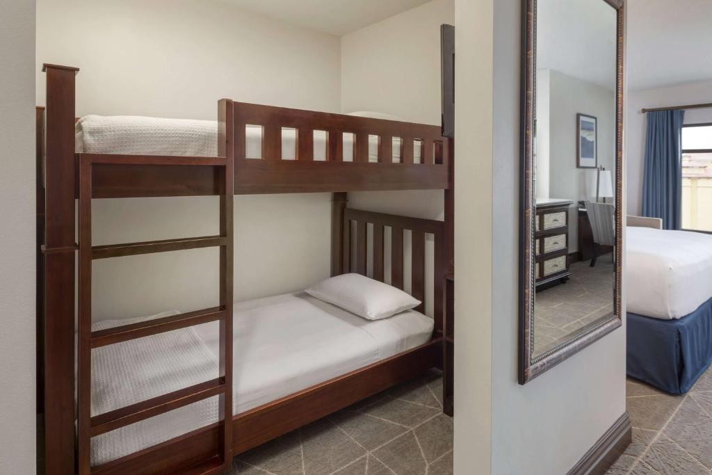 Wyndham Grand Orlando Resort Bonnet Creek - 
