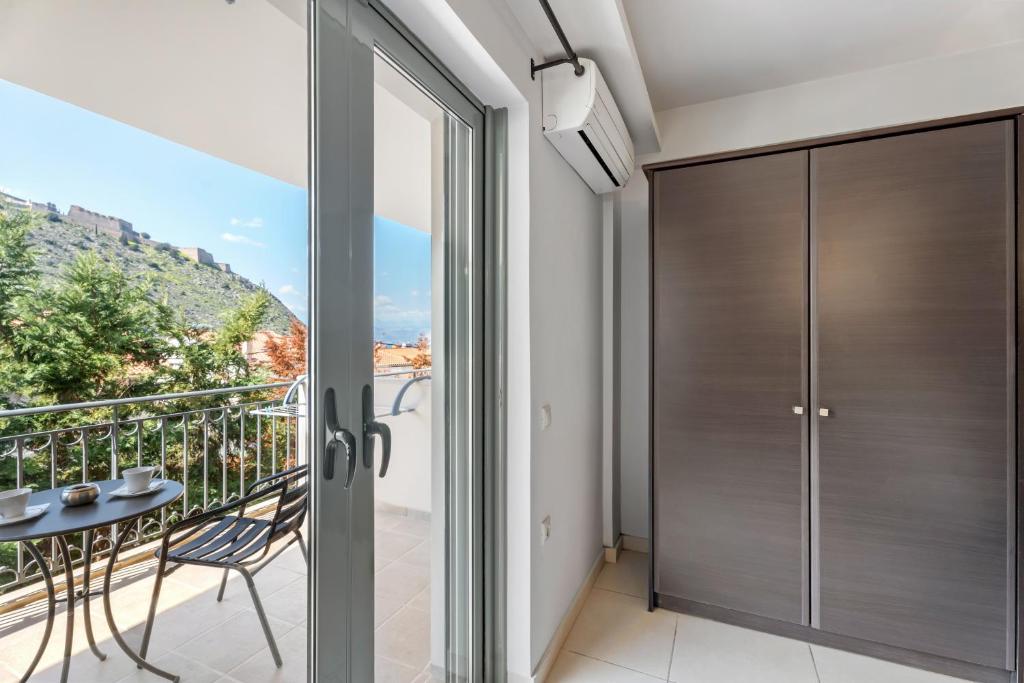 Aerinon Guesthouse - 4