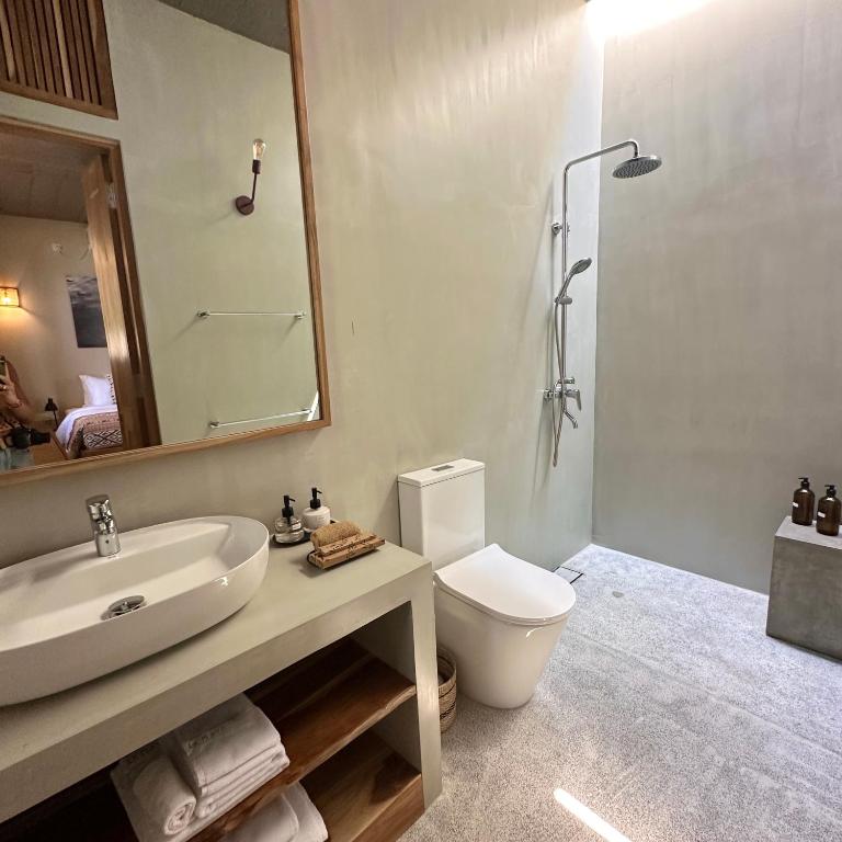 Koupelna v ubytování La Playa Villas Hiriketiya