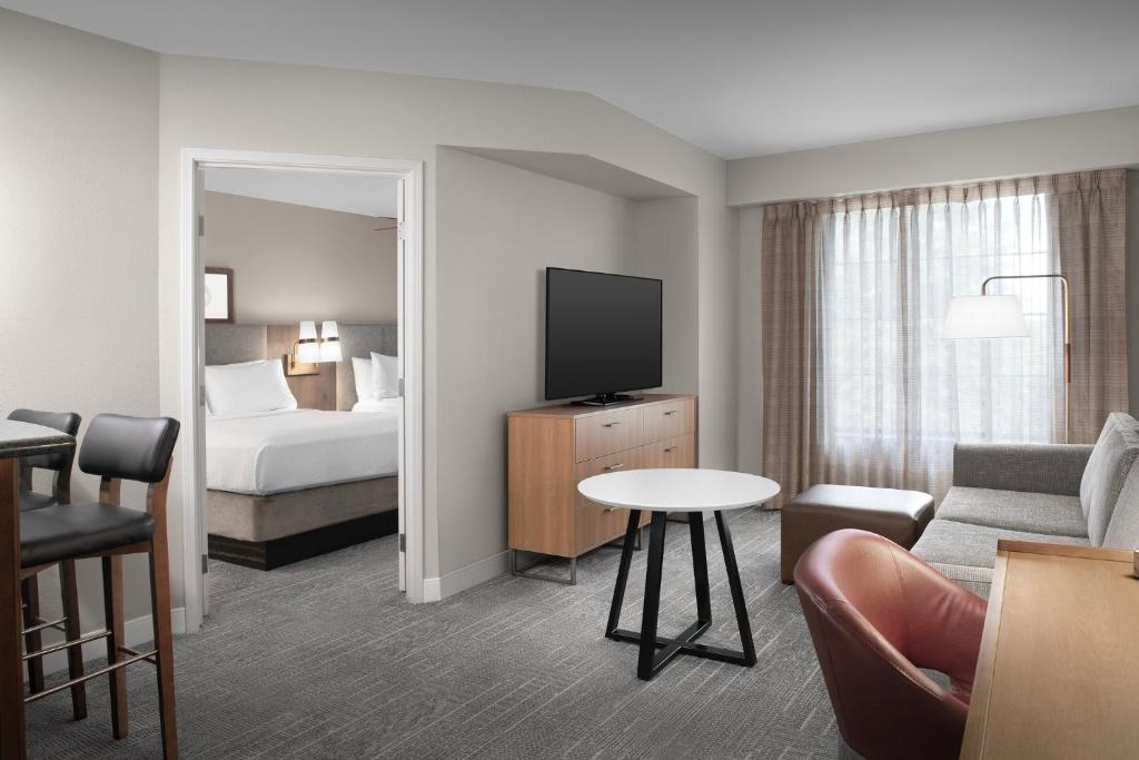 Staybridge Suites North Charleston by IHG photo