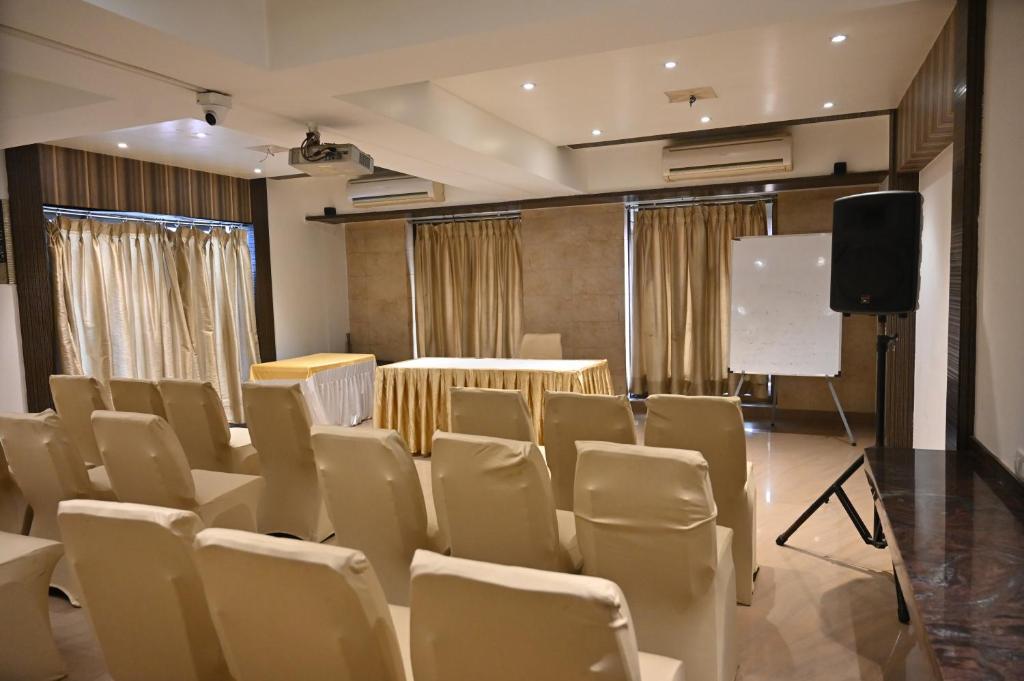 Konferenční prostory v ubytování Kumar Resort By Turtle, Lonavala