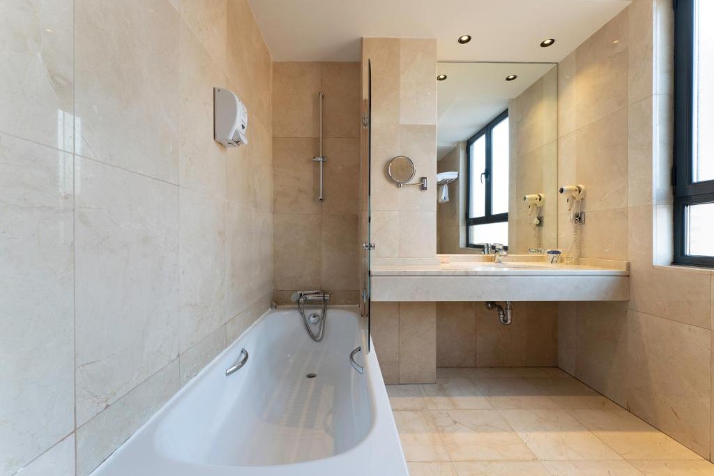 Koupelna v ubytování Hotel Doña Urraca