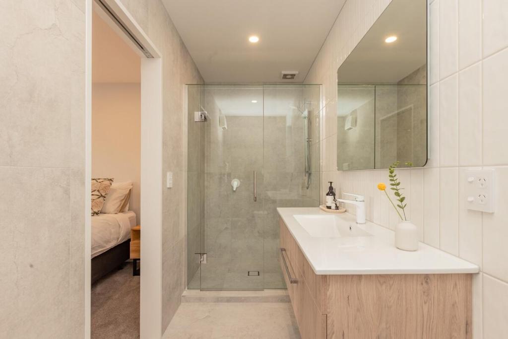 Brand New Luxury 3 Bed 3 Baths Family Getaway - Resim 12