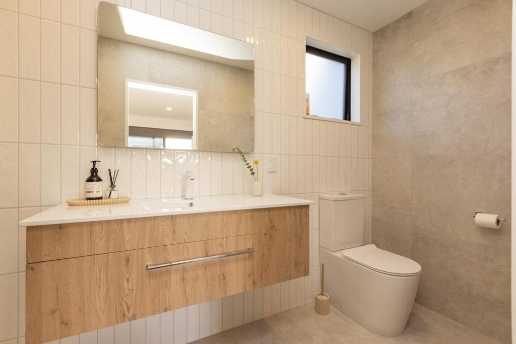 Brand New Luxury 3 Bed 3 Baths Family Getaway - Resim 17