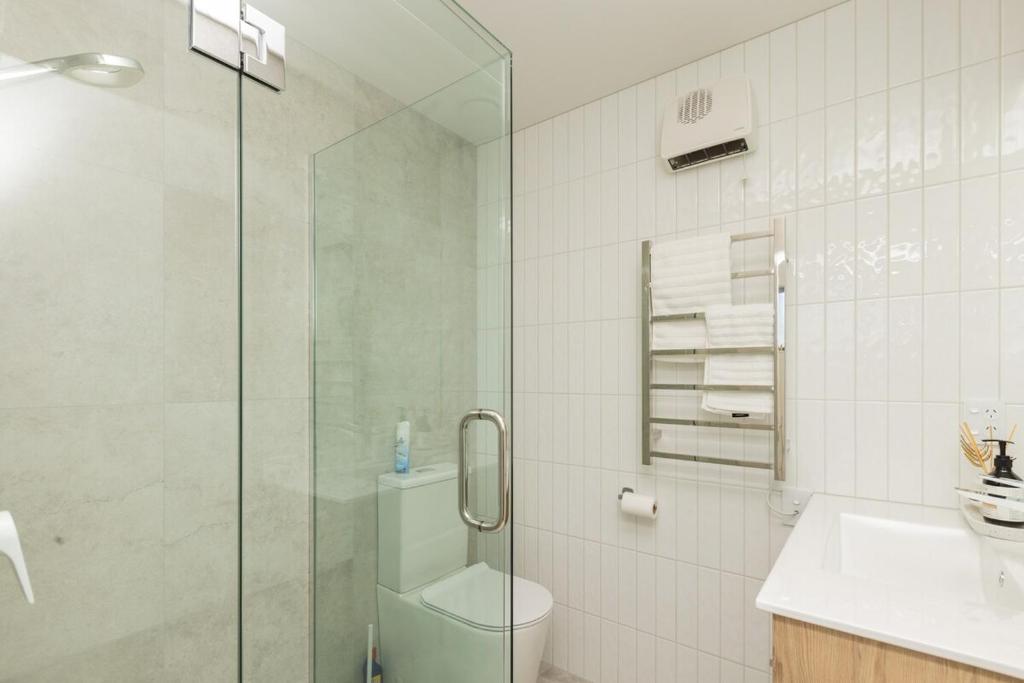 Brand New Luxury 3 Bed 3 Baths Family Getaway - Resim 21