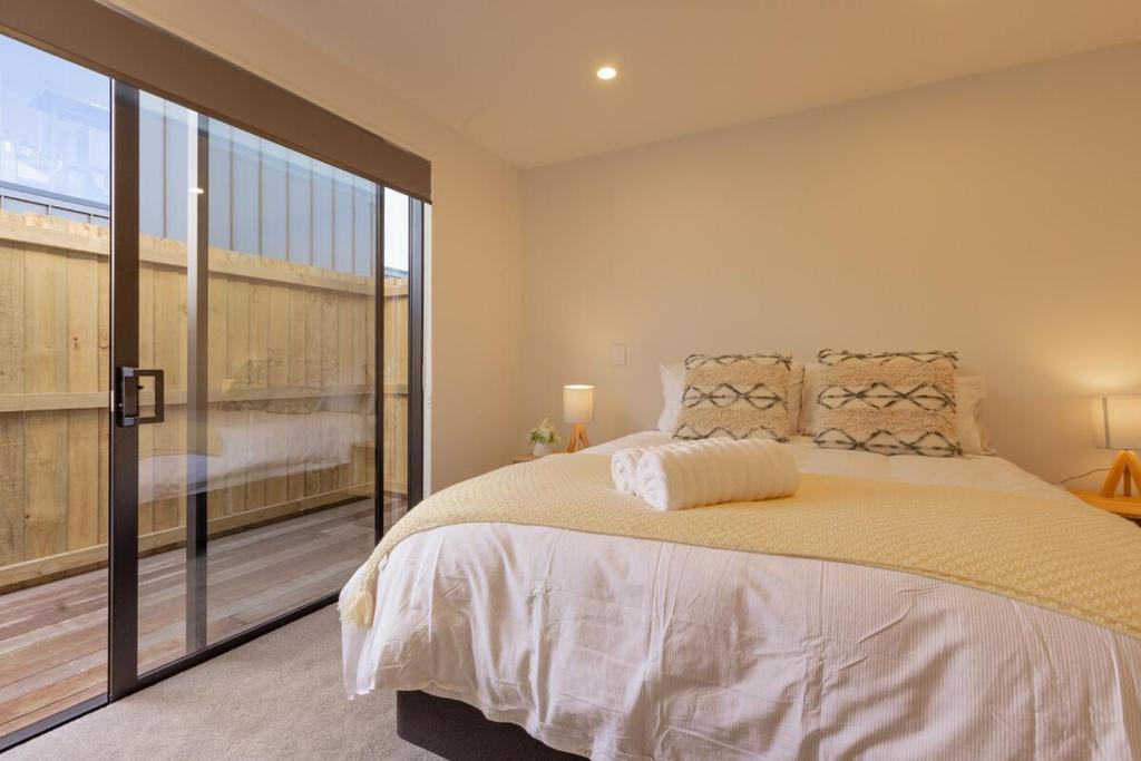 Brand New Luxury 3 Bed 3 Baths Family Getaway - Resim 35