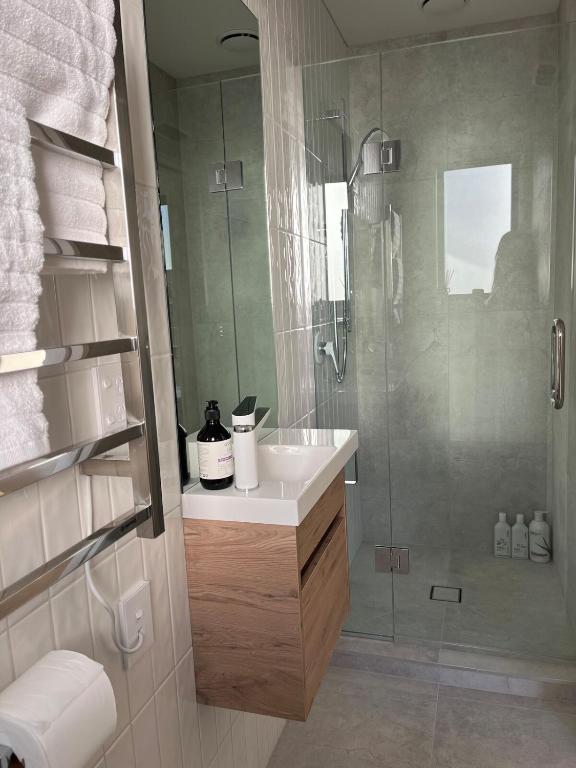 Brand New Luxury 3 Bed 3 Baths Family Getaway - Resim 43