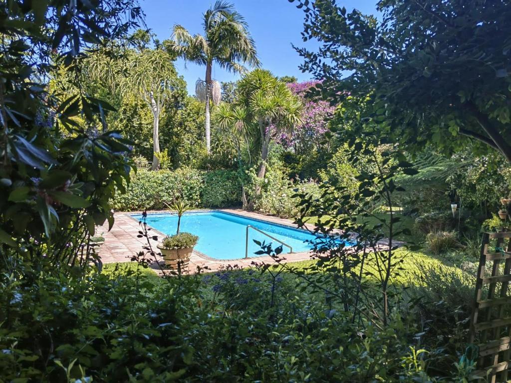 Bazén v ubytování Birdsong Cottage nebo v jeho okolí