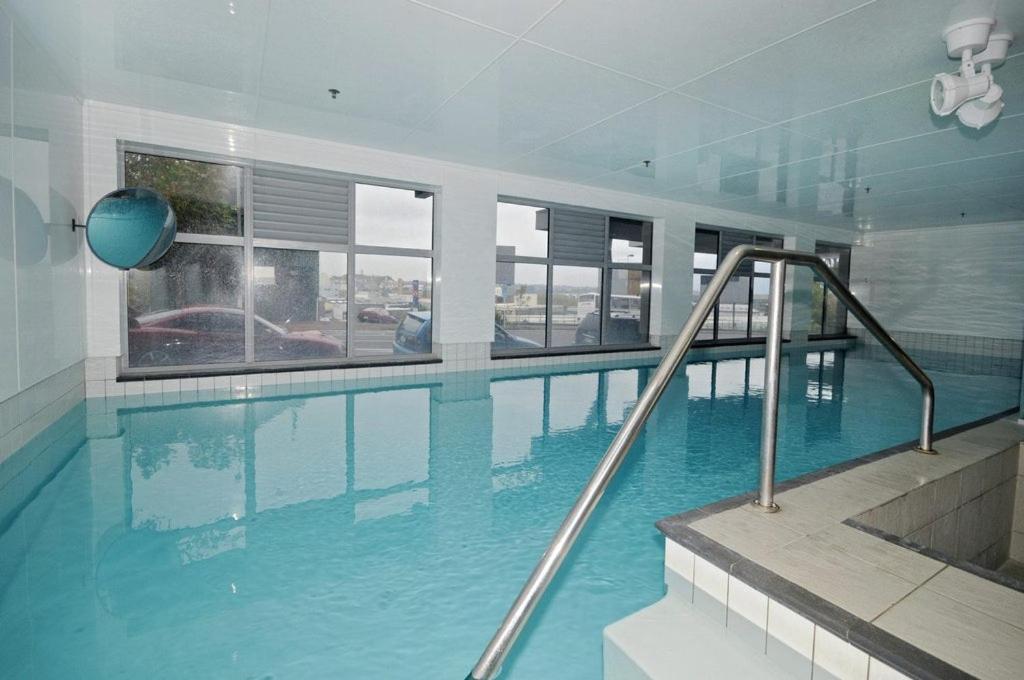 aura 2 bedrooms 1 living room balcony goodView swiming pool, gym - Resim 4