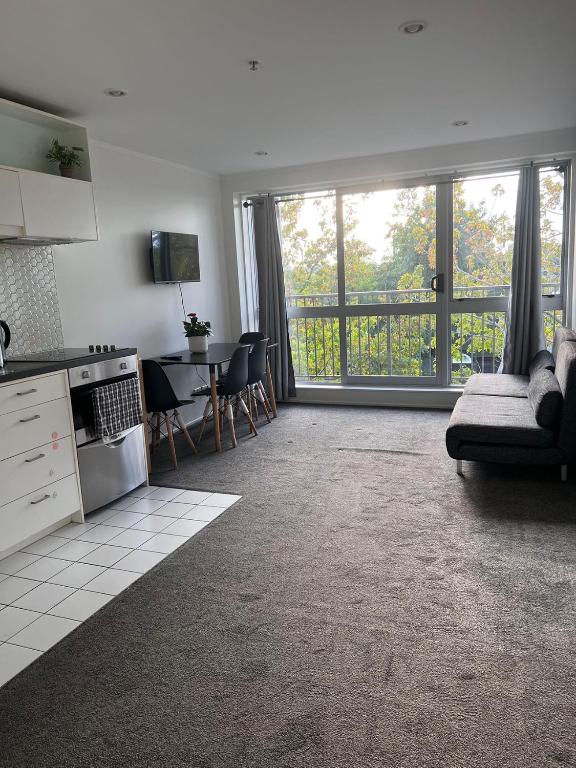 aura 2 bedrooms 1 living room balcony goodView swiming pool, gym - Resim 19