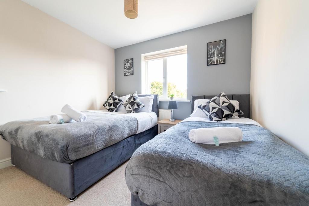 Sleeps 8 - Contractors - Family - Relocators, Great Wyrley (updated ...