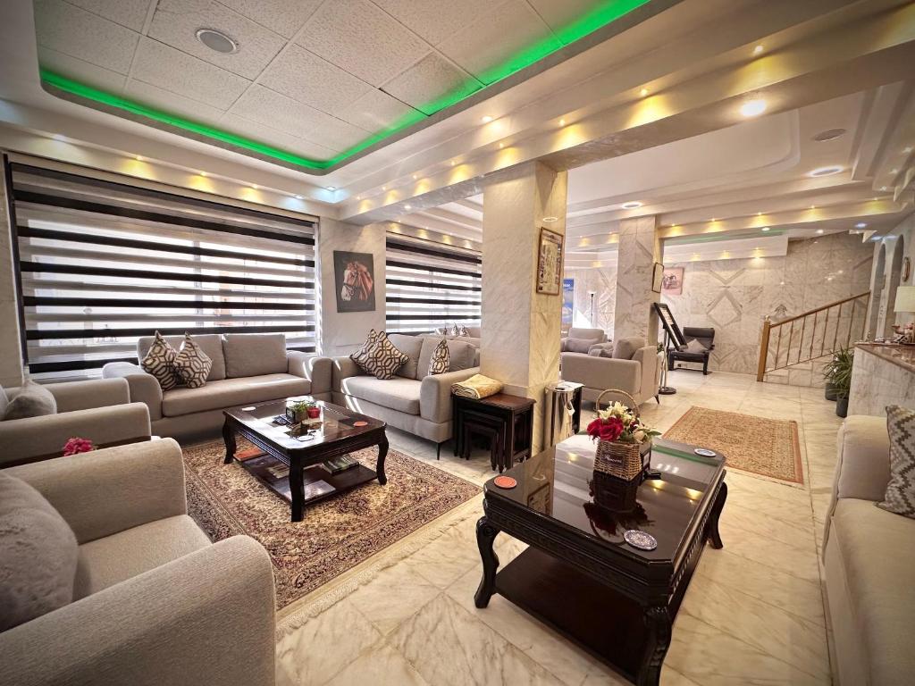 Posezení v ubytování Anbat Midtown Hotel